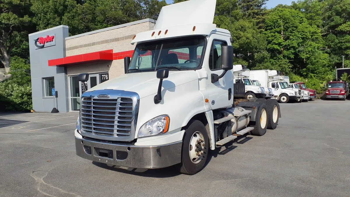 2019 Freightliner Cascadia in Norwood, MA