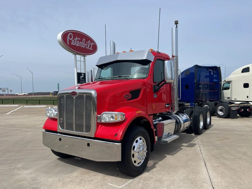 2020 Peterbilt 567 - image 1