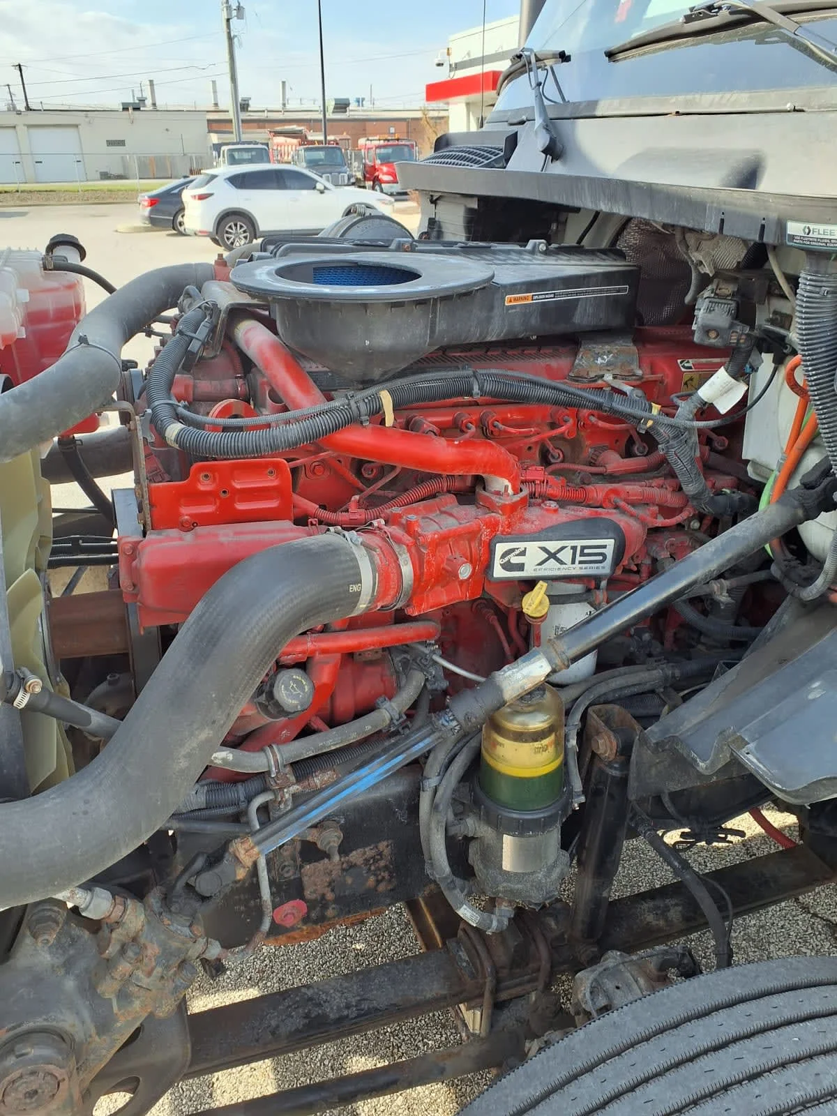 2019 International LT - image 9