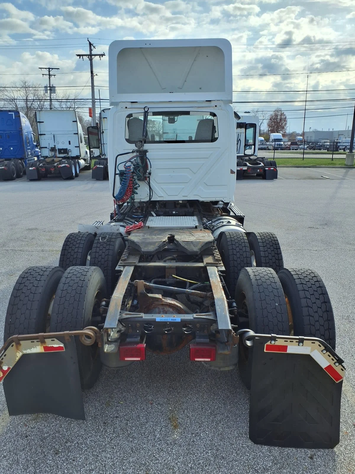2019 International LT in Cleveland, OH — photo 5