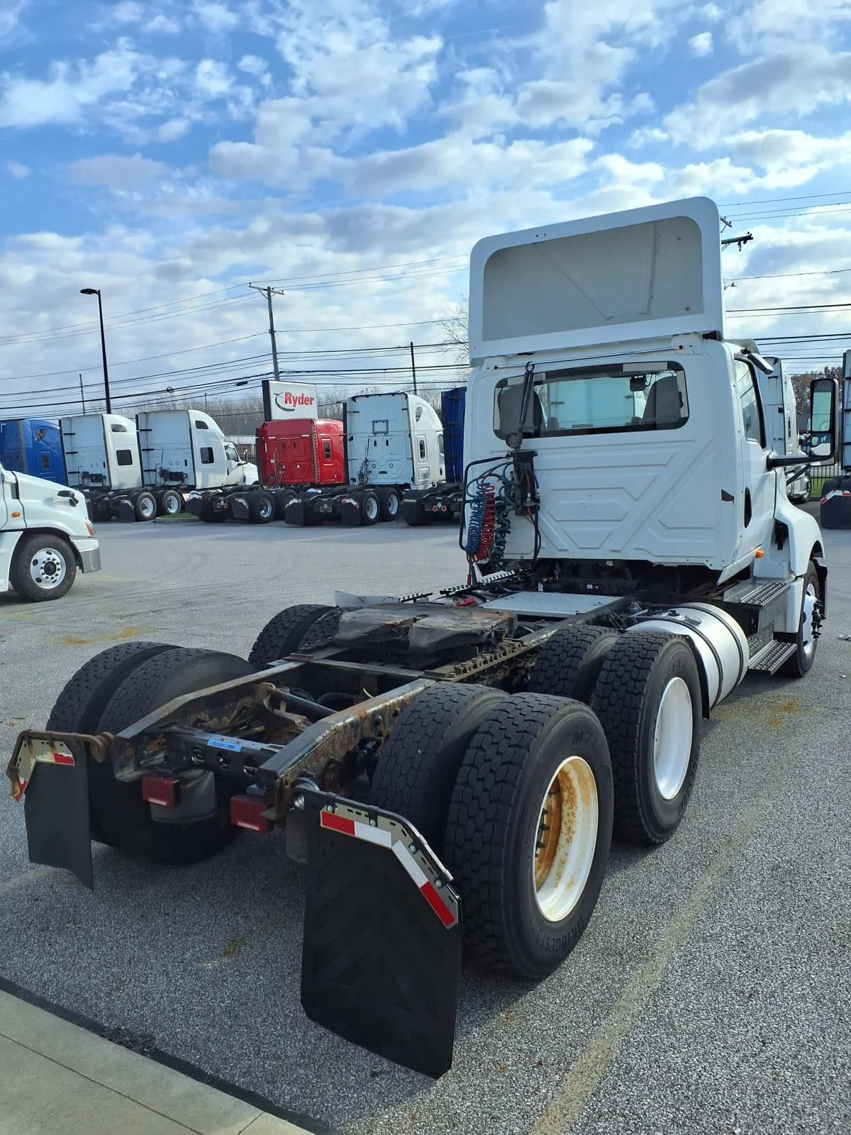 2019 International LT in Cleveland, OH — photo 4