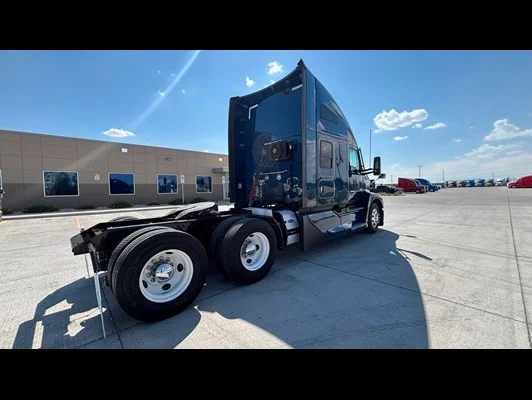 2023 Kenworth T680 in El Paso, TX — photo 7