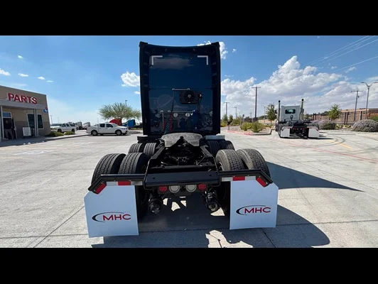 2023 Kenworth T680 in El Paso, TX — photo 6