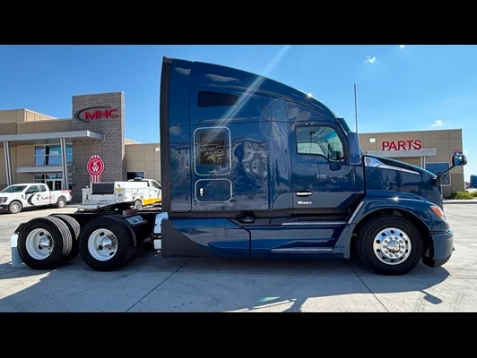 2023 Kenworth T680 in El Paso, TX — photo 5