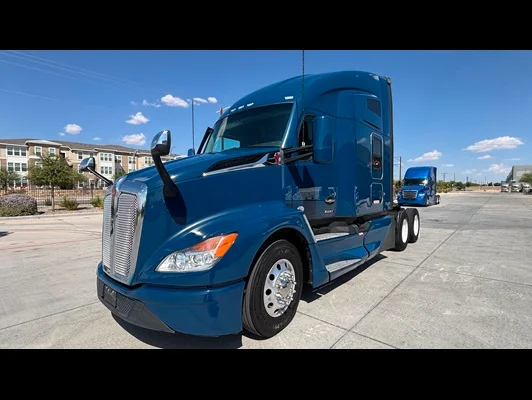 2023 Kenworth T680 in El Paso, TX — photo 2