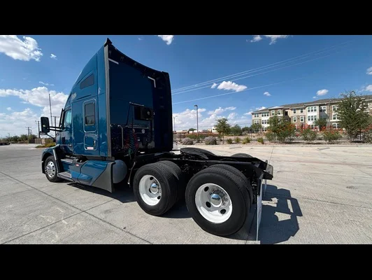 2023 Kenworth T680 in El Paso, TX — photo 8