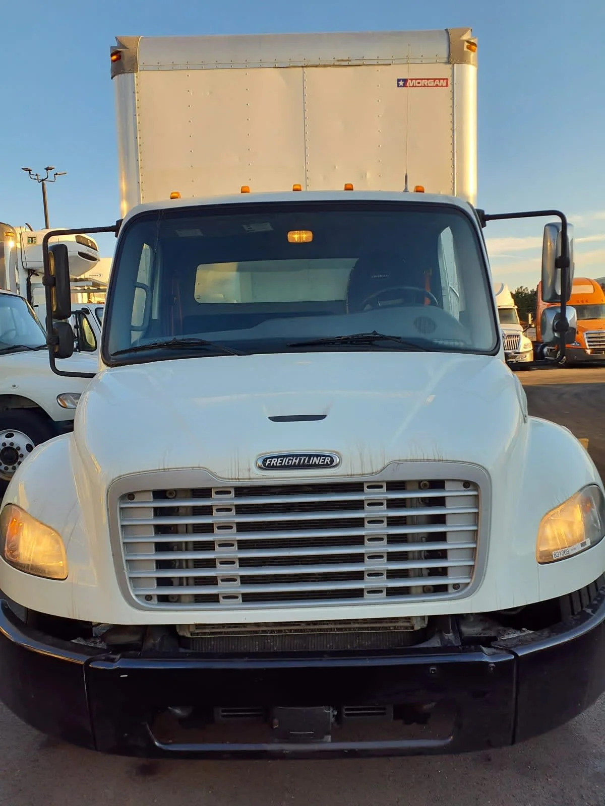 2019 Freightliner M2 106 - image 2