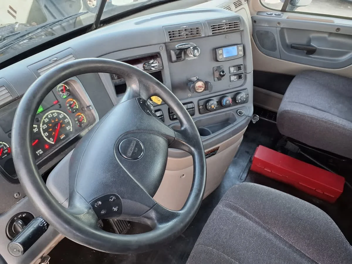2019 Freightliner Cascadia in Warwick, RI — photo 7