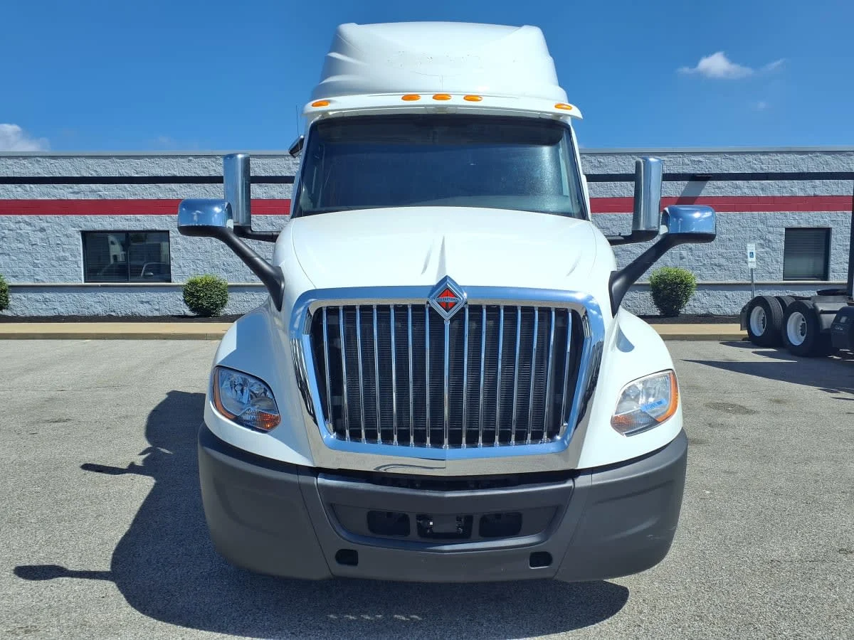 2019 International LT in Cleveland, OH — photo 2