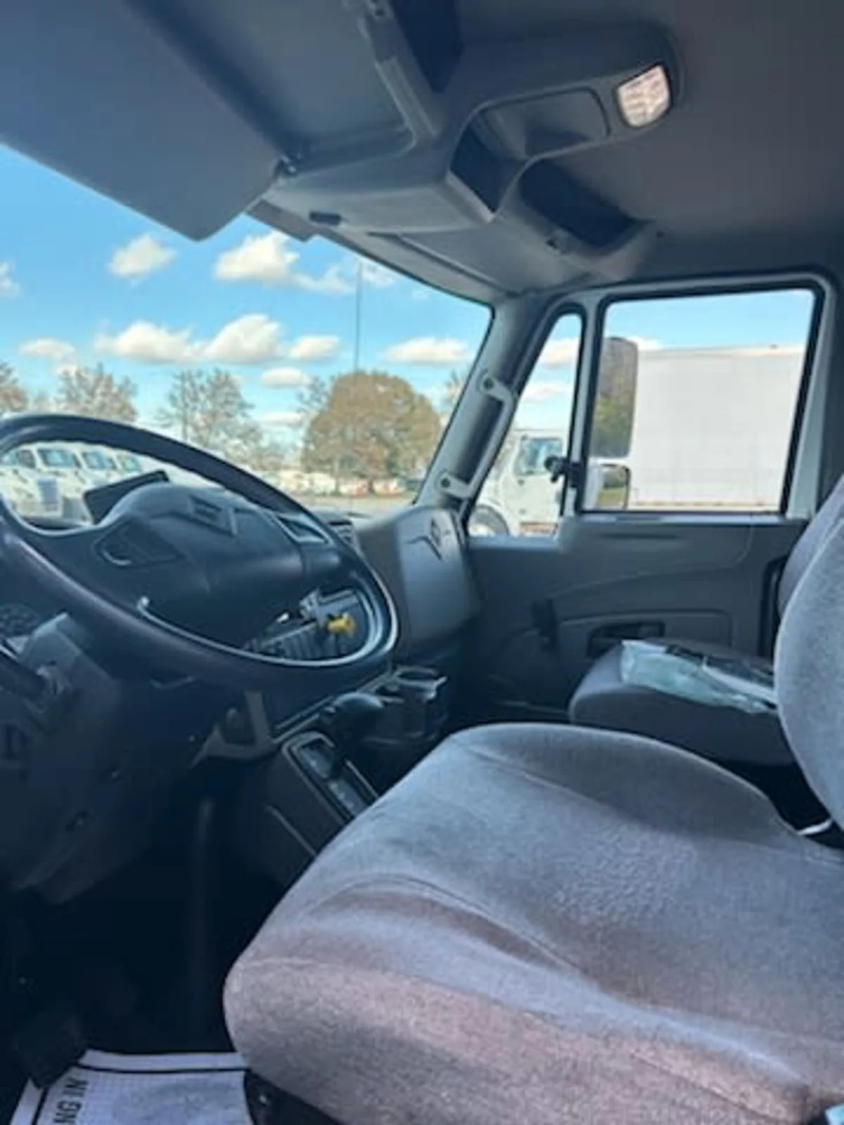 2019 International 4300 in West Chester, OH — photo 7