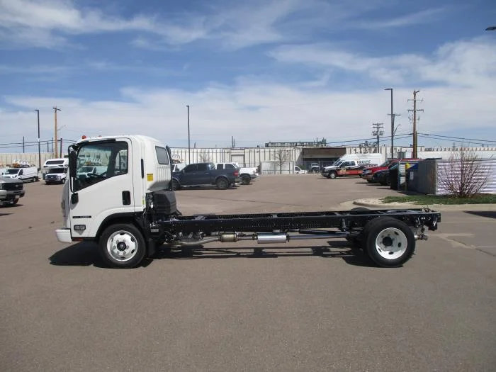 2026 Isuzu NQR — photo 9