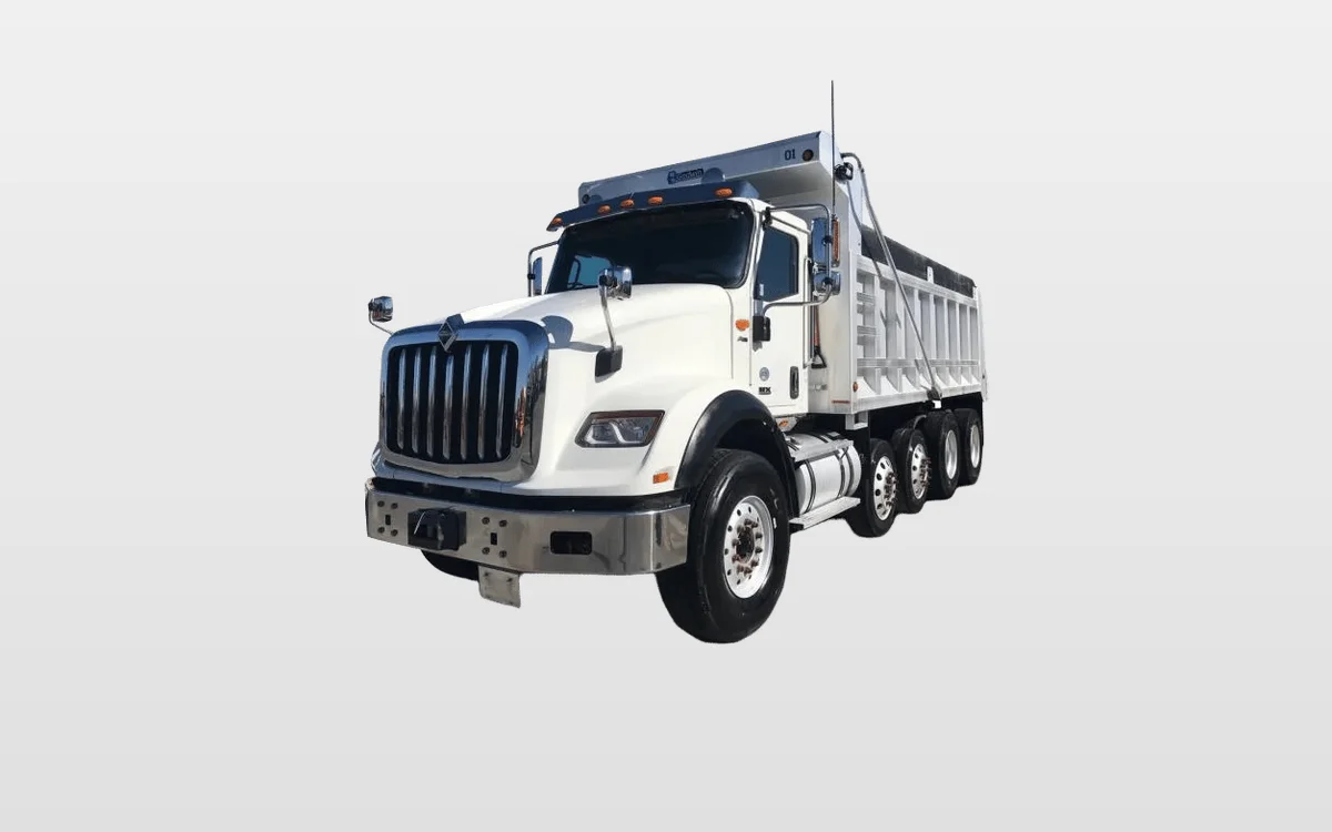 2020 International HX - image 1