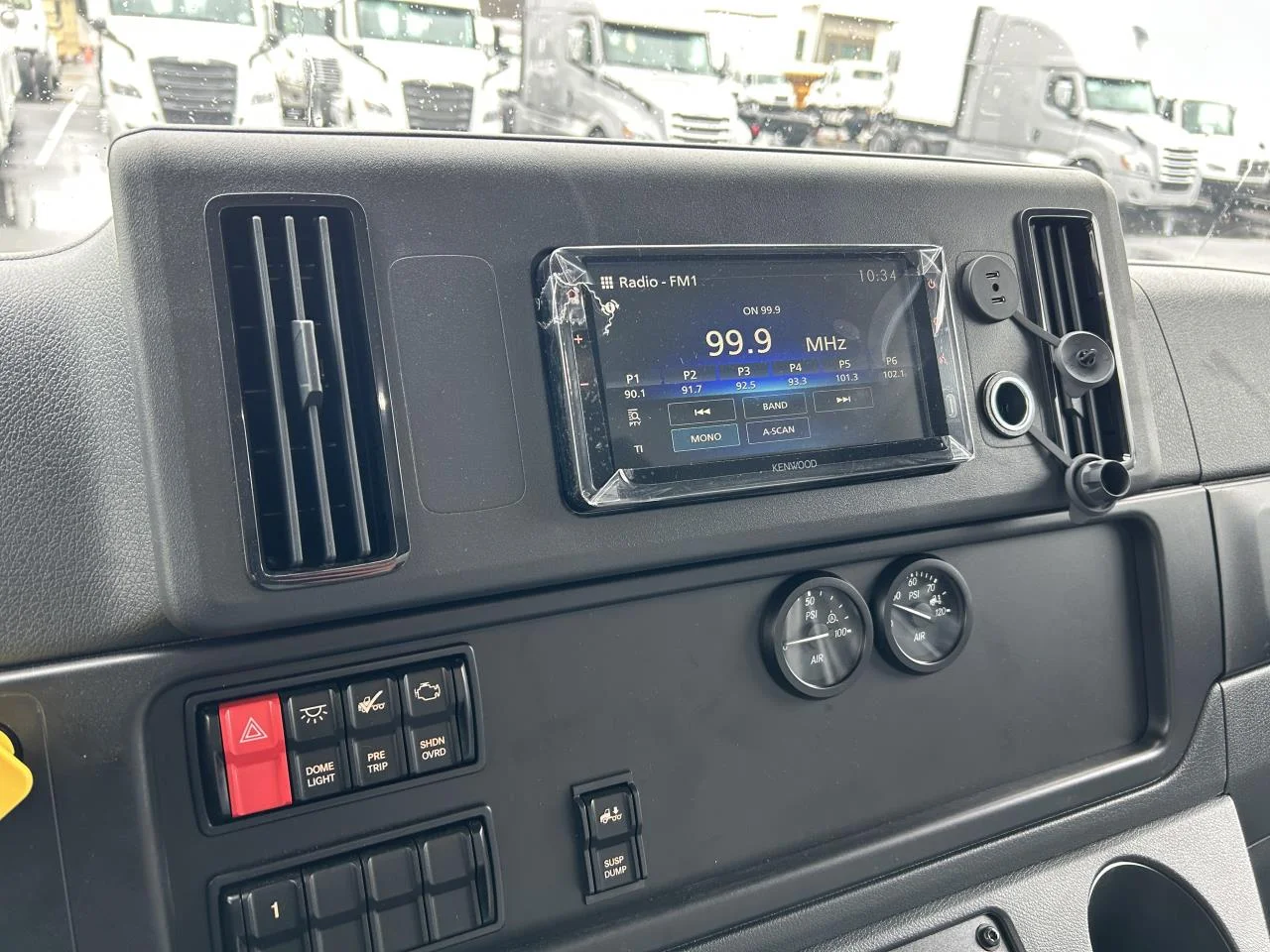 2025 Freightliner M2 106 - image 8