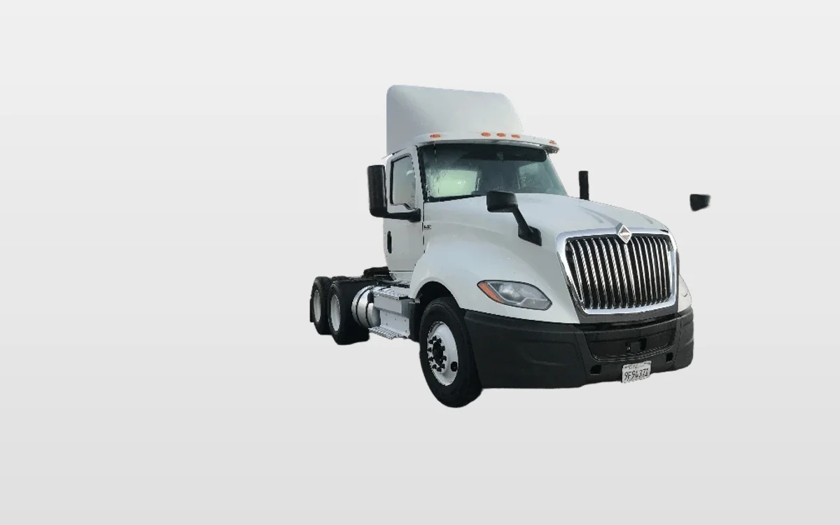 2019 International LT - image 1