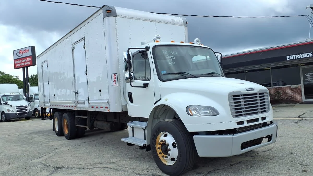 2018 Freightliner M2 106 in Warwick, RI — photo 3