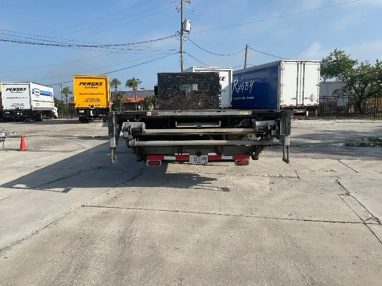 2019 Freightliner eM2 in Tampa, FL — photo 8