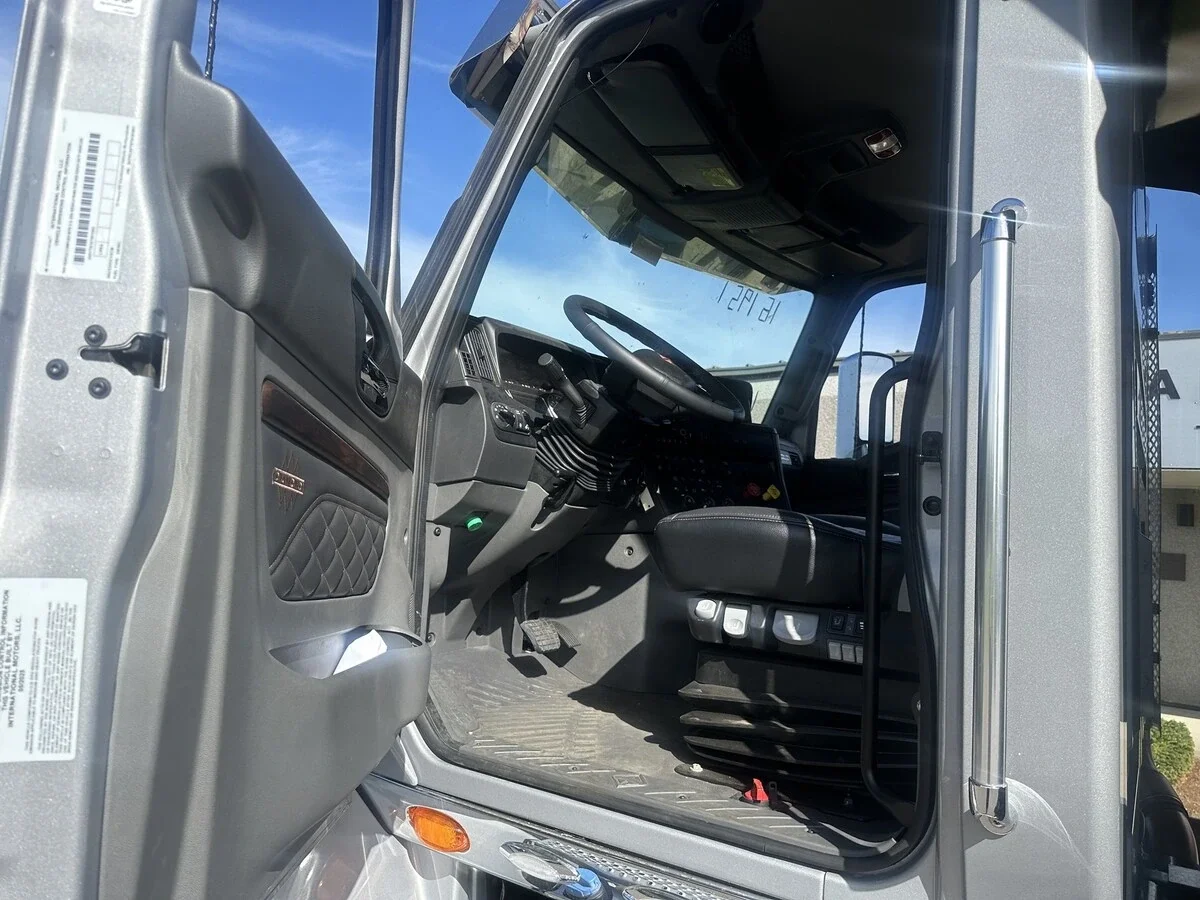 2026 International HX in Bangor, ME — photo 8