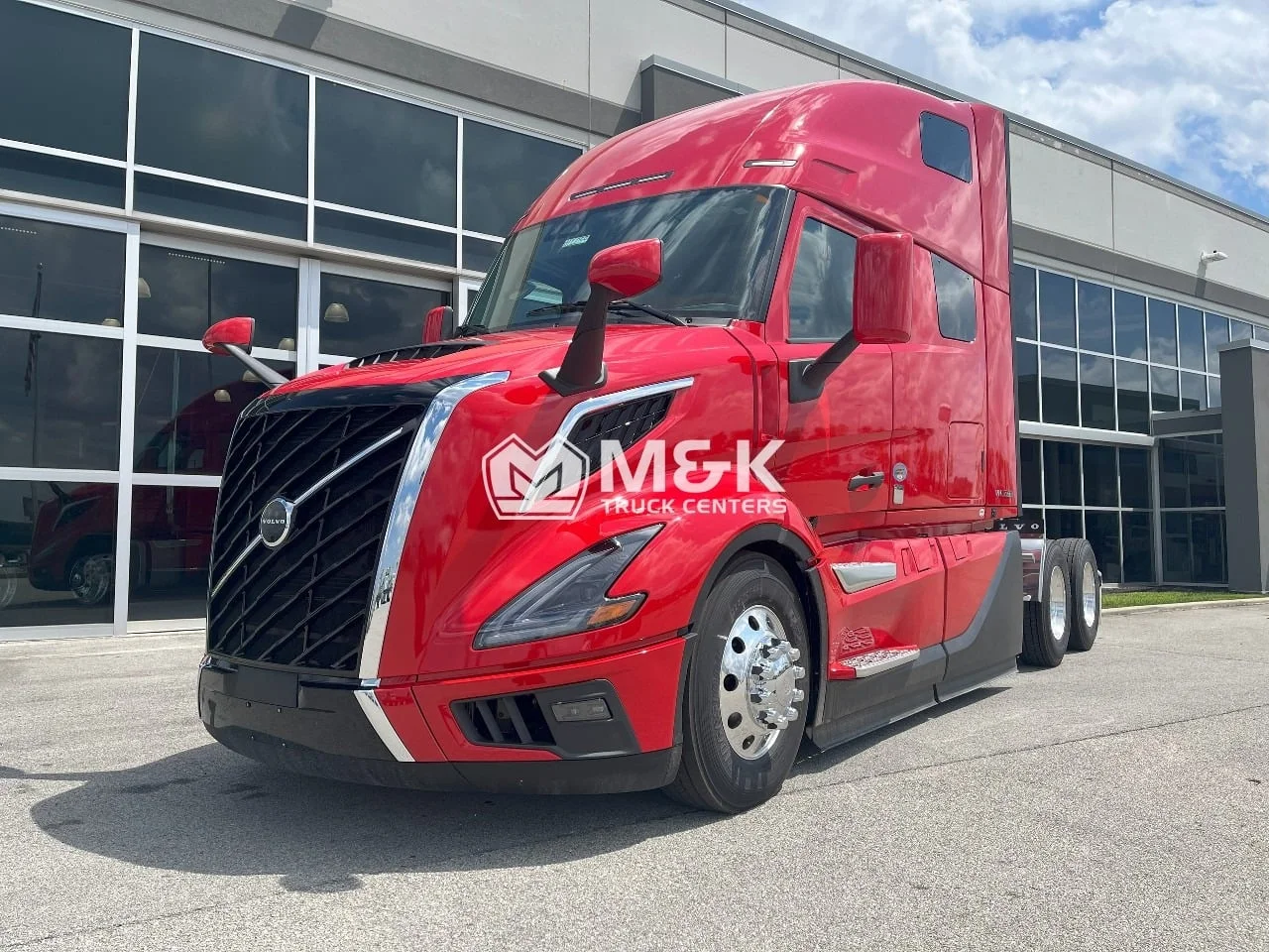 2026 Volvo VNL 660 in Pendleton, IN