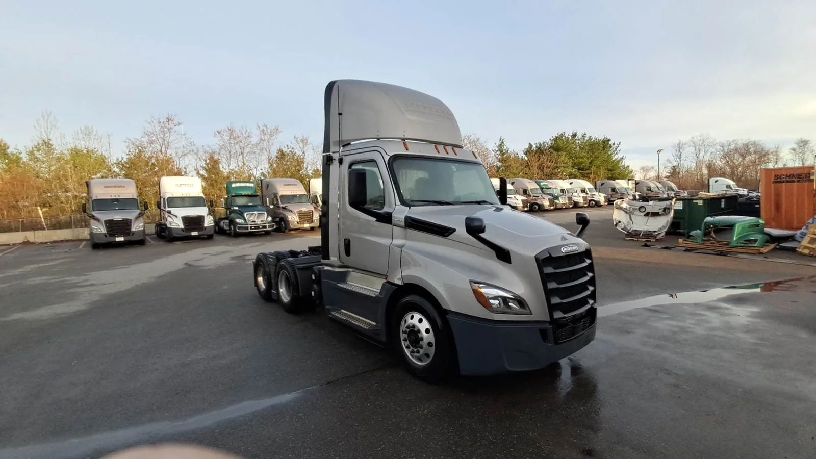 2020 Freightliner Cascadia in Shrewsbury, MA