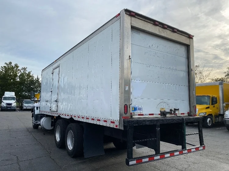 2019 International HV - image 6