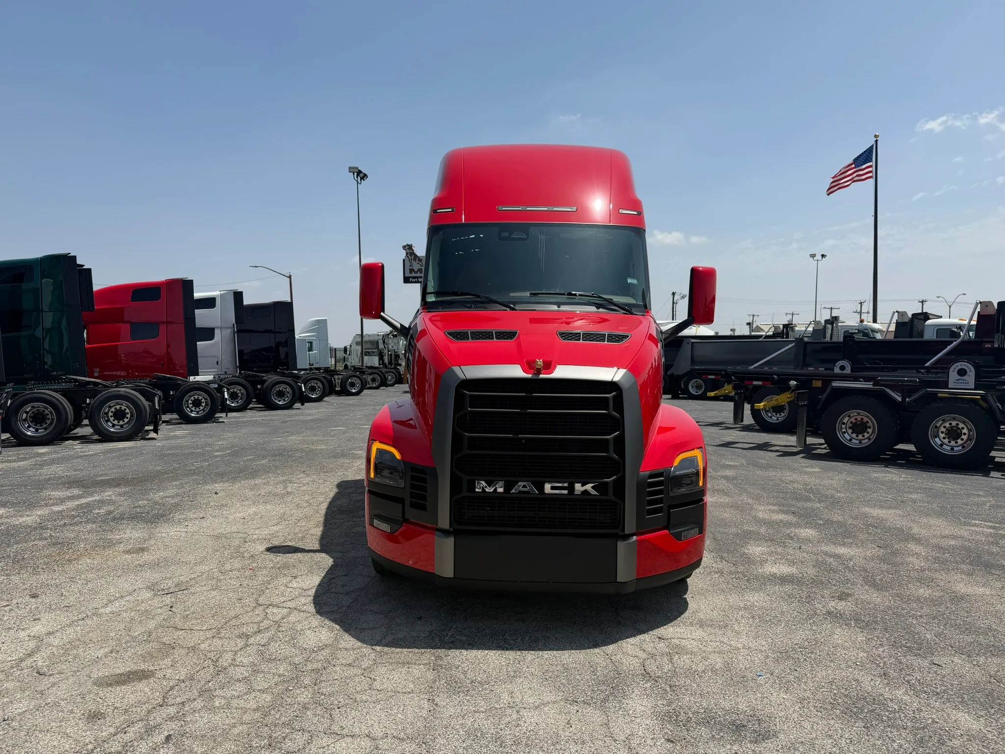 2027 Mack Pinnacle in Fort Worth, TX — photo 2