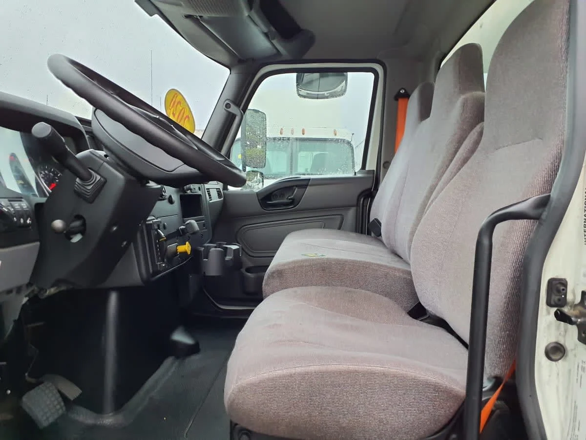 2020 International MV - image 7