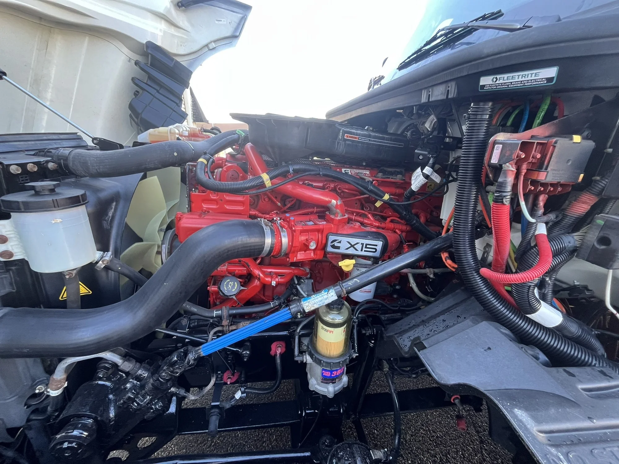 2021 International LT - image 13