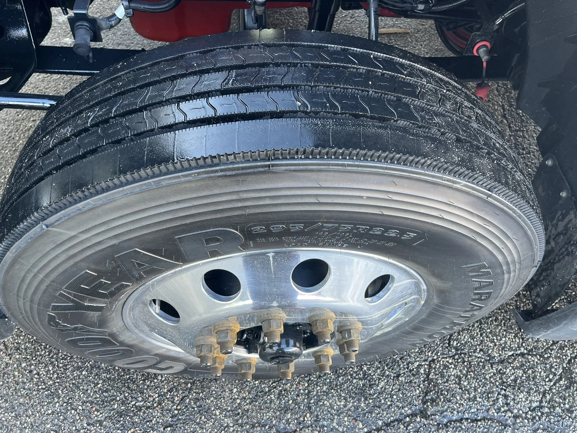 2021 International LT - image 6