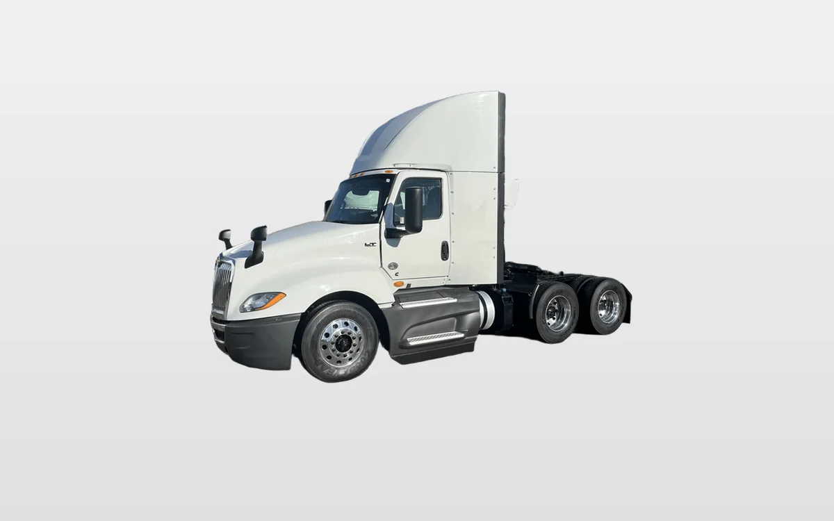 2021 International LT - image 1