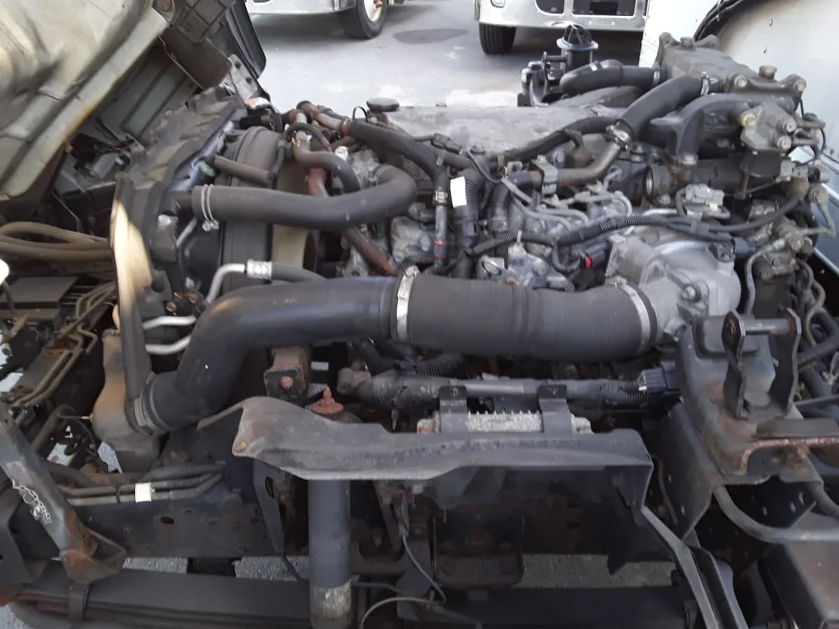 2018 Isuzu NRR in Salisbury, MA — photo 10