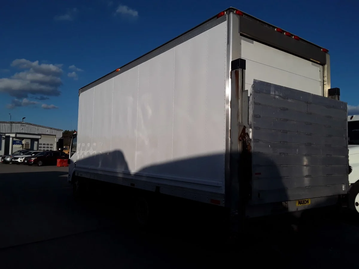 2018 Isuzu NRR - image 6