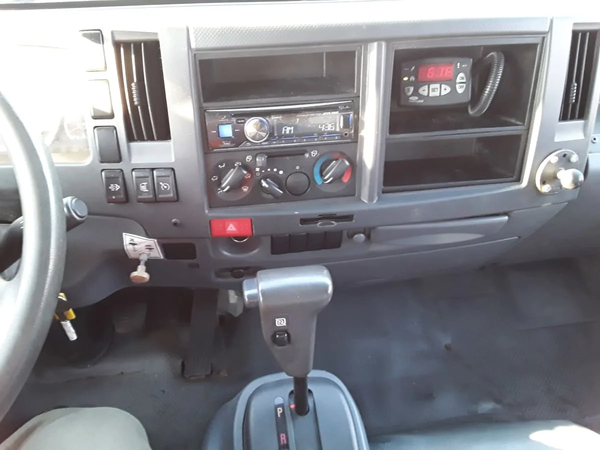 2018 Isuzu NRR in Salisbury, MA — photo 16