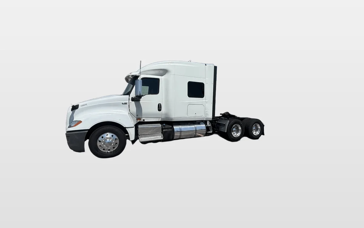 2020 International LT - image 1