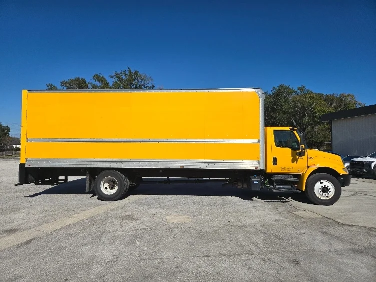 2021 International MV - image 4