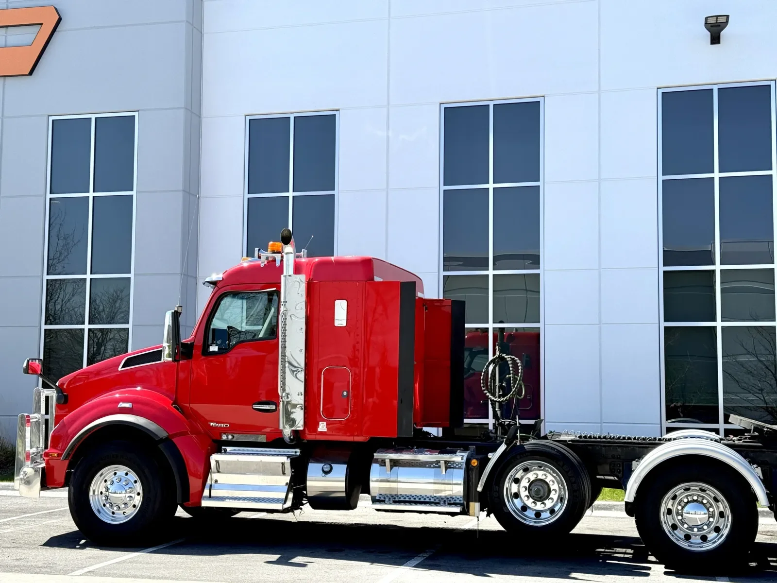2020 Kenworth T880 - image 8
