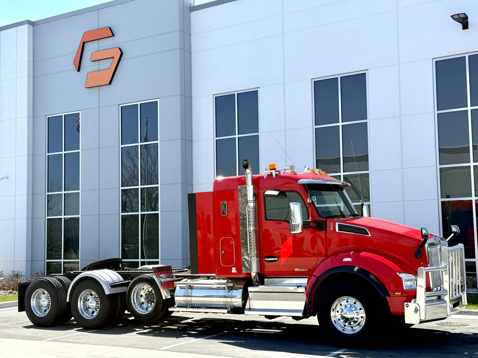 2020 Kenworth T880 - image 2