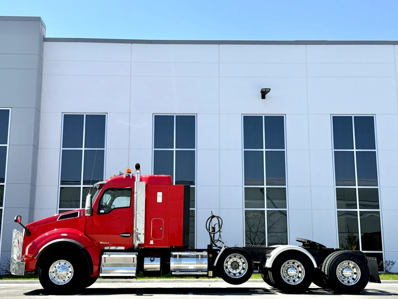 2020 Kenworth T880 - image 4