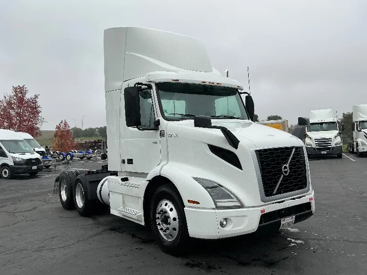 2020 Volvo VNR 640 in Sacramento, CA