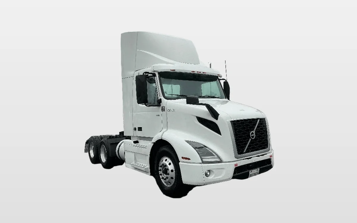 2020 Volvo VNR 640 - image 1