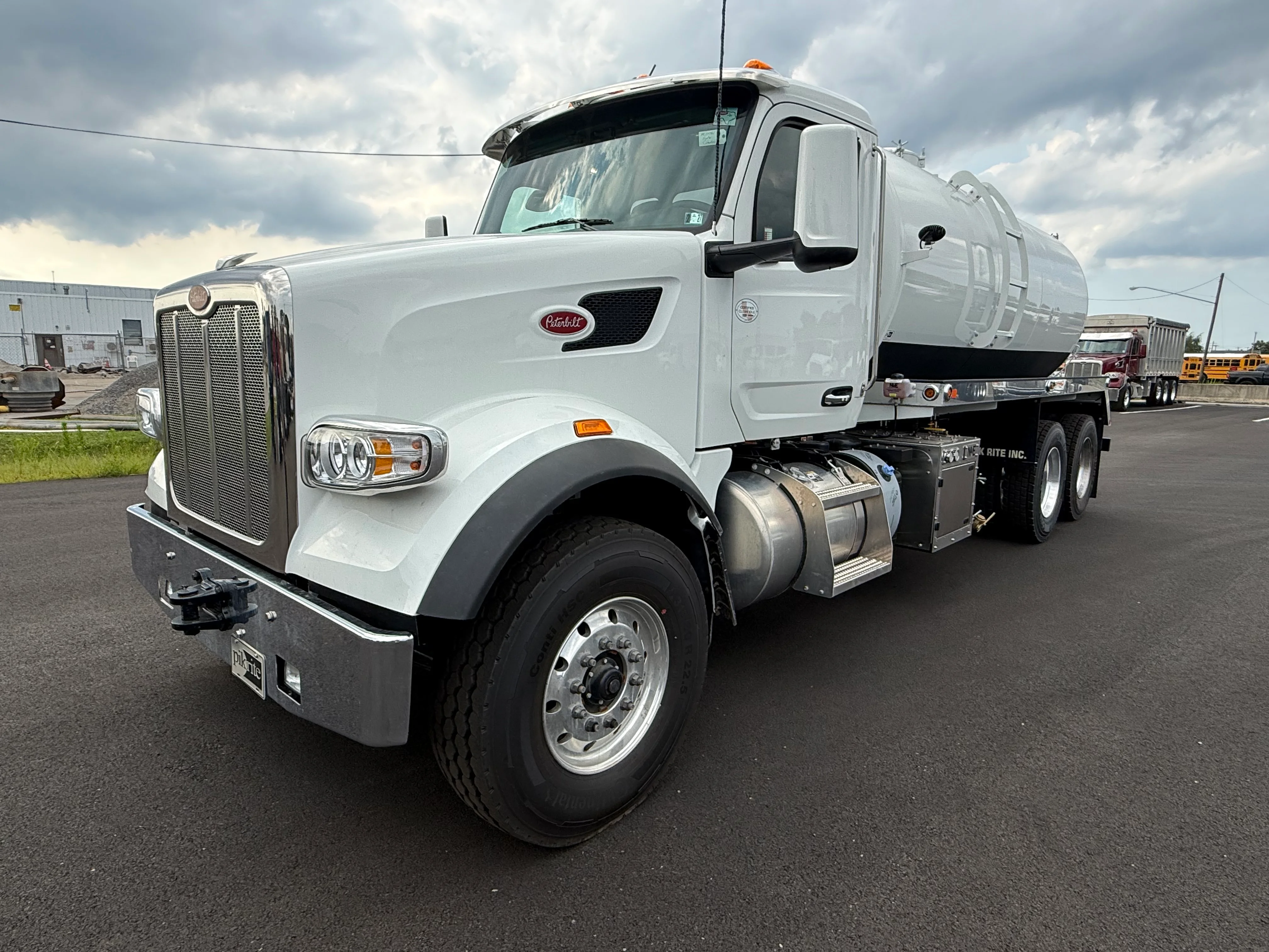 2027 Peterbilt 567