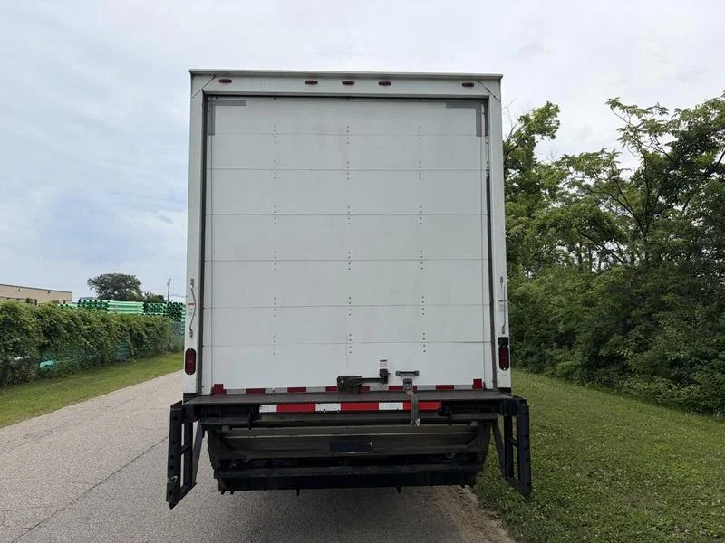 2019 Freightliner M2 106 in Walton, KY — photo 9