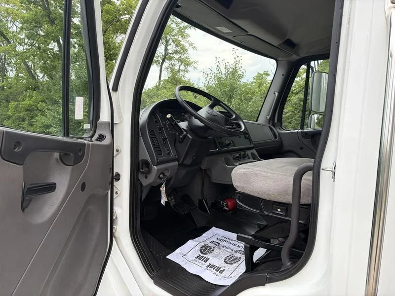 2019 Freightliner M2 106 in Walton, KY — photo 13