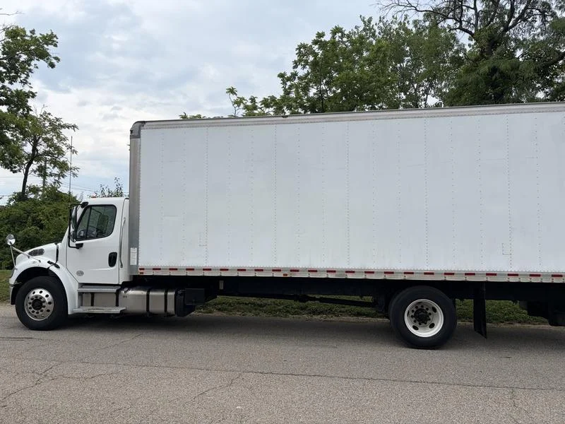 2019 Freightliner M2 106 in Walton, KY — photo 3