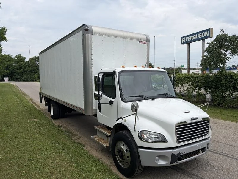 2019 Freightliner M2 106 in Walton, KY — photo 2
