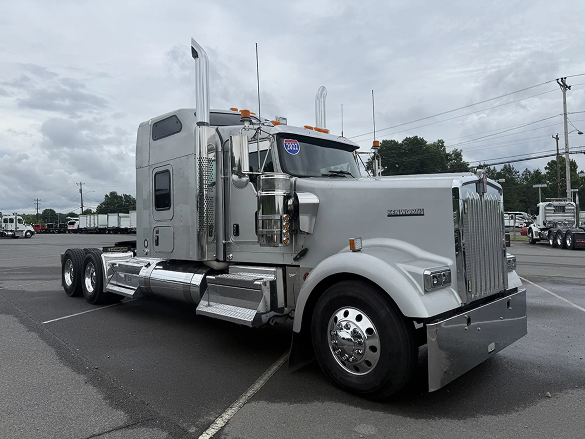2022 Kenworth in Roanoke, VA — photo 2