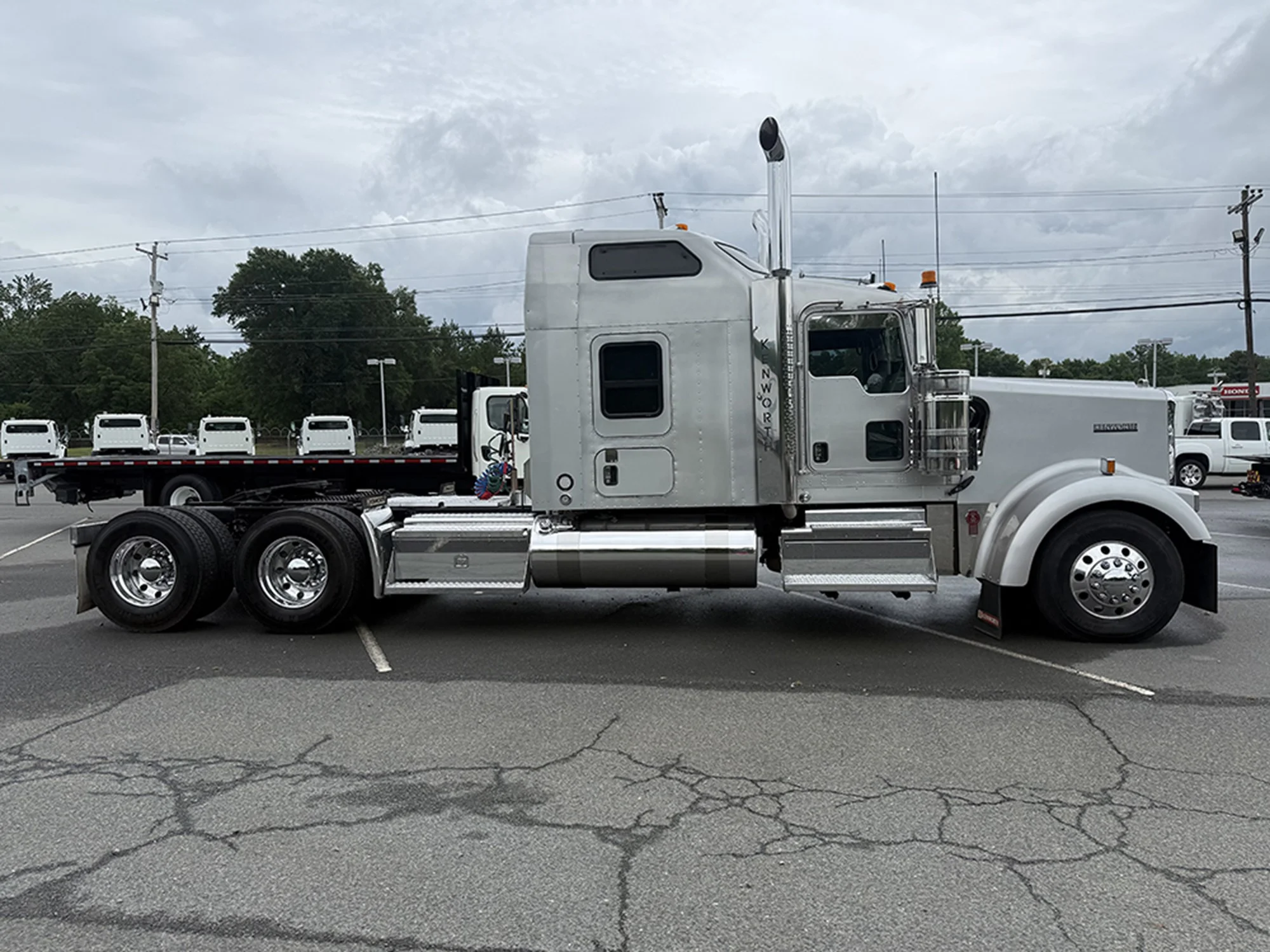 2022 Kenworth in Roanoke, VA — photo 3