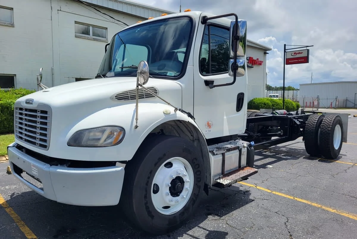2017 Freightliner M2 106 in Jacksonville, FL