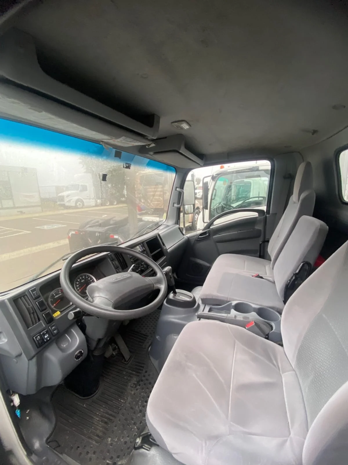 2019 Isuzu NPR - image 8