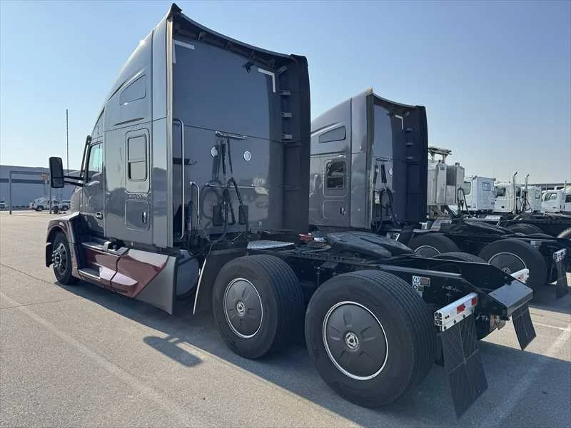 2025 Kenworth T680 in Little Rock, AR — photo 3