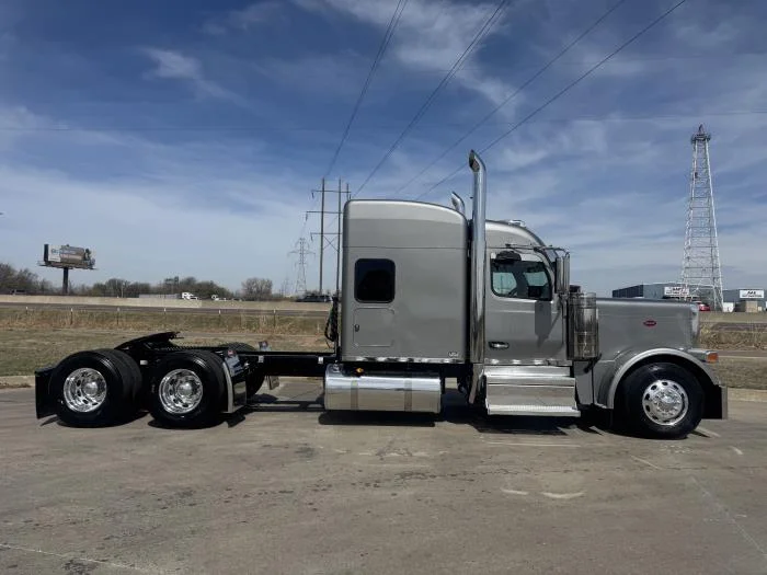 2027 Peterbilt 589 in Oklahoma City, OK — photo 6